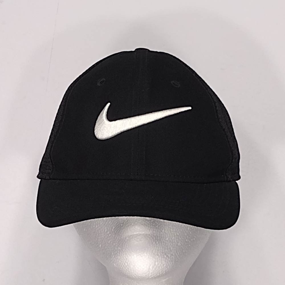 Nike Black Cap with White Logo pre owned Exellent condition